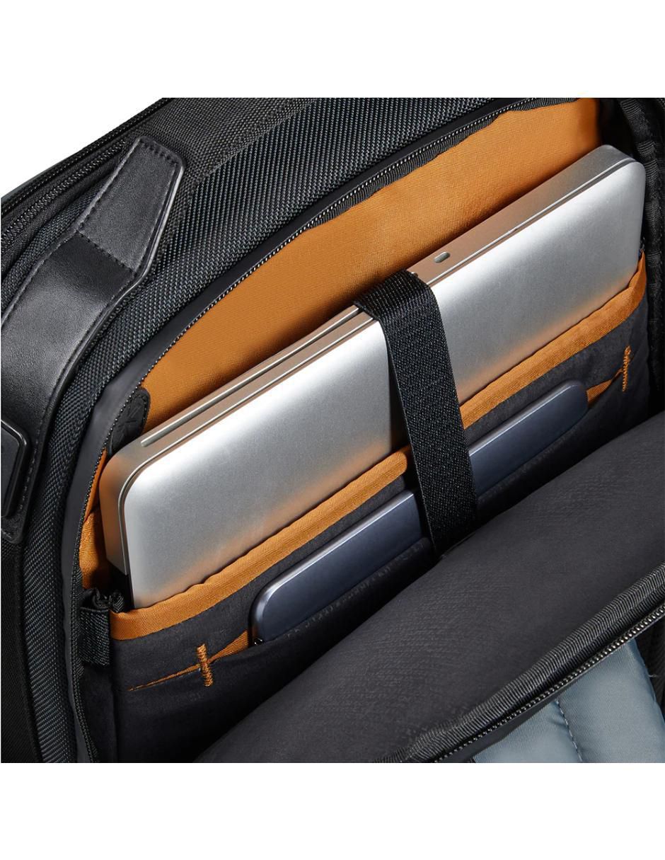 Mochila con portalaptop 3