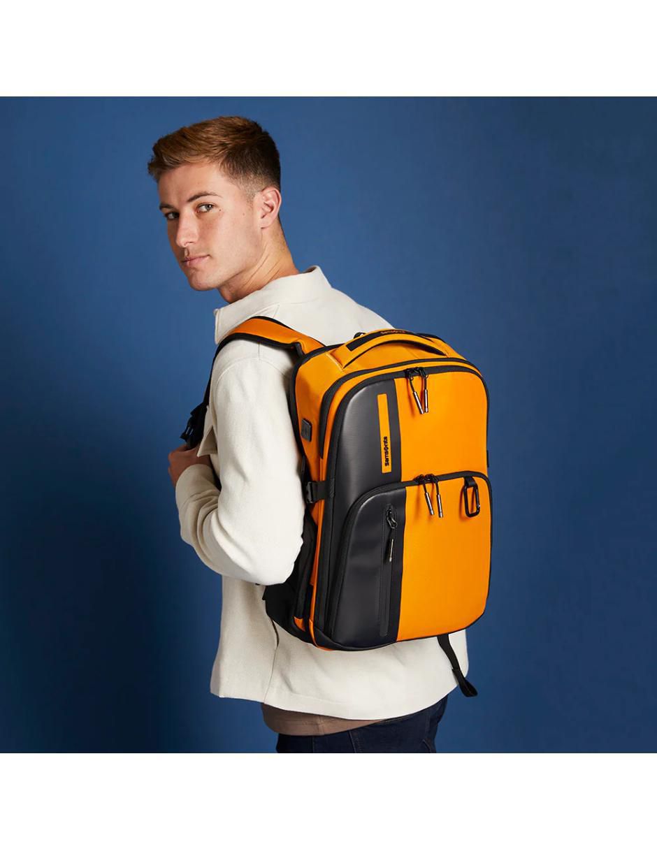 Mochila con portalaptop 5