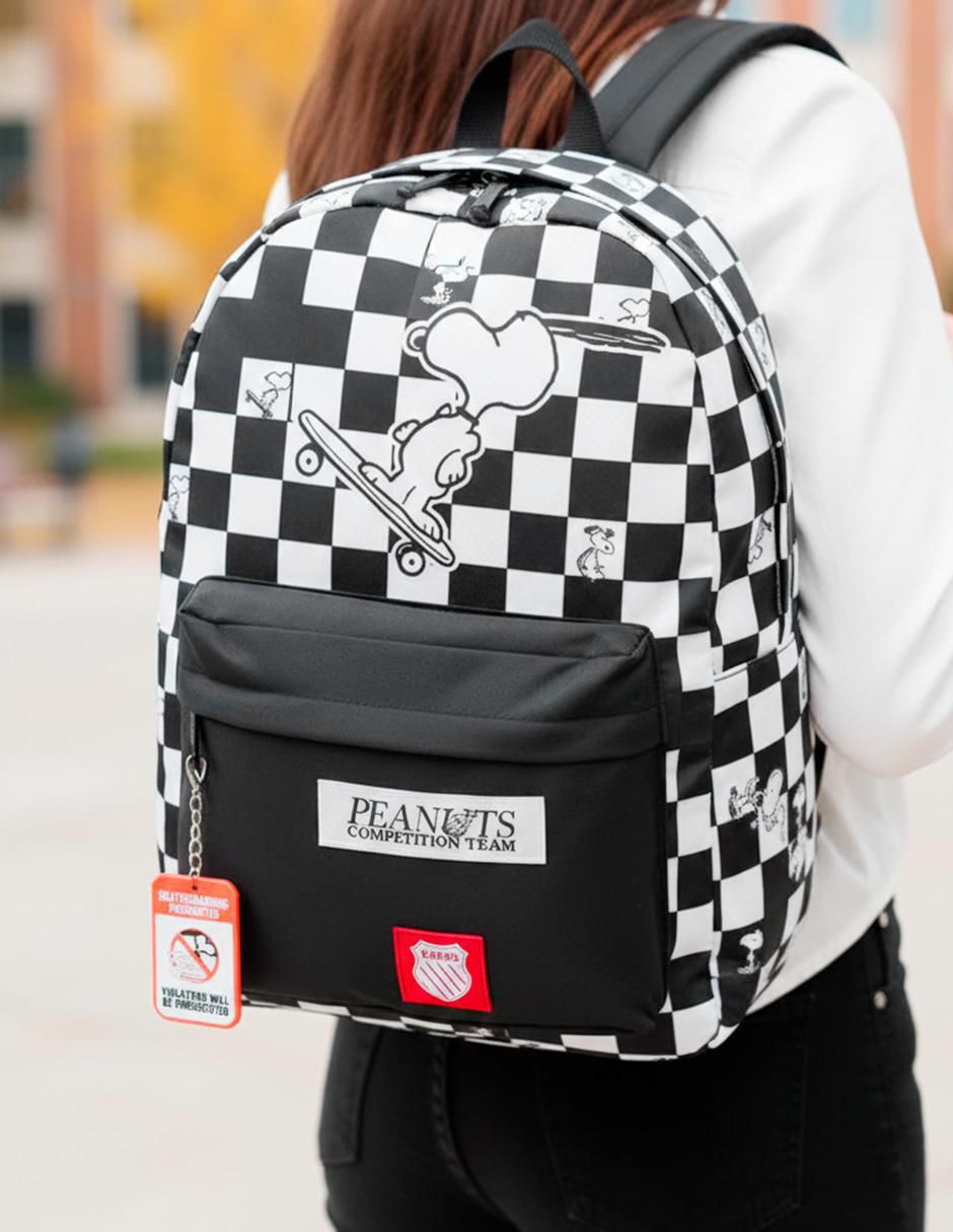 Mochila escolar Snoopy 7